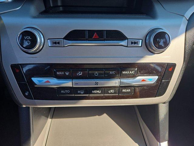 Photo of 2022 Rapid Red Metallic Tinted Clearcoat Ford Explorer