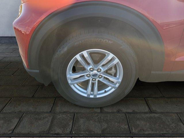 Photo of 2022 Rapid Red Metallic Tinted Clearcoat Ford Explorer