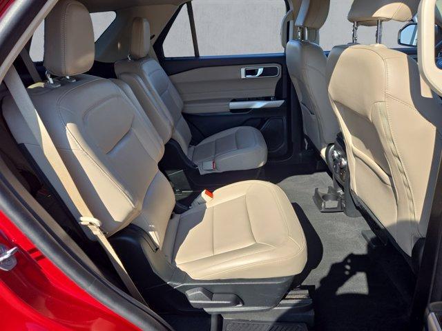 Photo of 2022 Rapid Red Metallic Tinted Clearcoat Ford Explorer