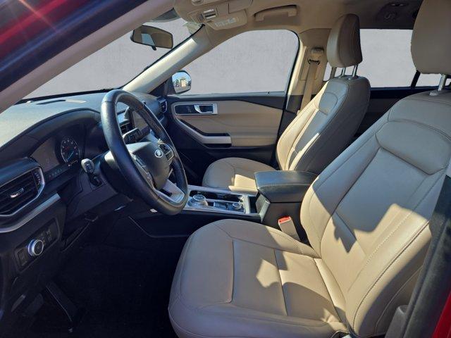 Photo of 2022 Rapid Red Metallic Tinted Clearcoat Ford Explorer