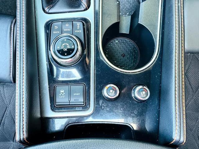 Photo of 2020 Pearl White Tricoat Nissan Maxima