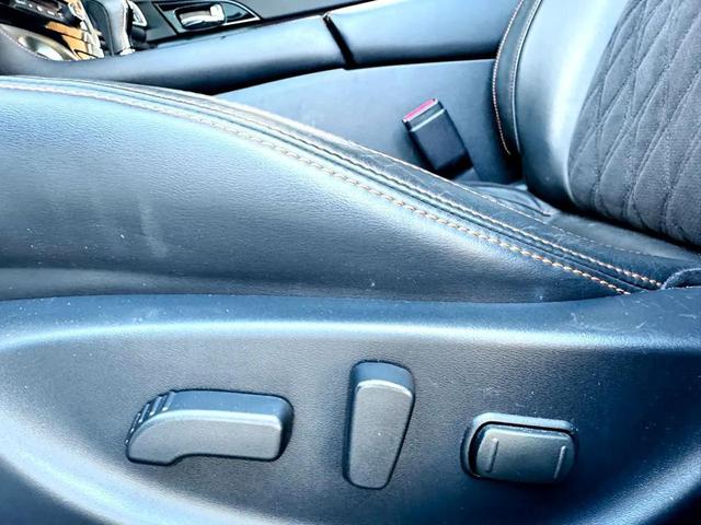 Photo of 2020 Pearl White Tricoat Nissan Maxima