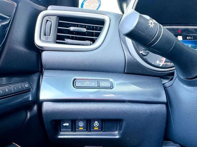 Photo of 2020 Pearl White Tricoat Nissan Maxima