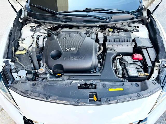 Photo of 2020 Pearl White Tricoat Nissan Maxima