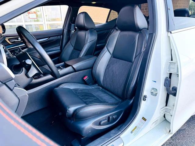 Photo of 2020 Pearl White Tricoat Nissan Maxima