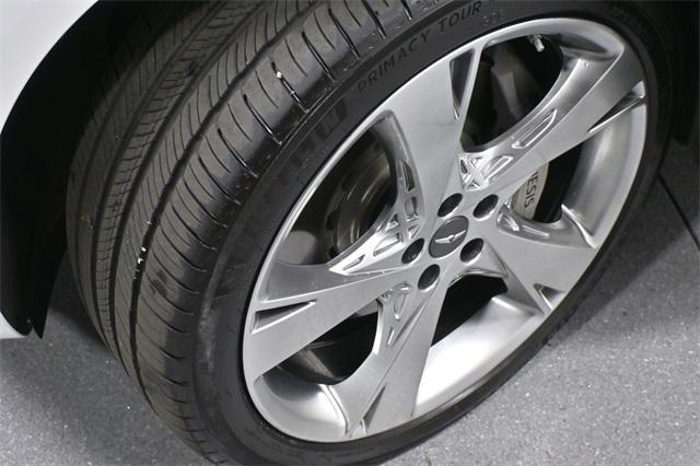 Photo of 2024 Alta White Genesis GV80