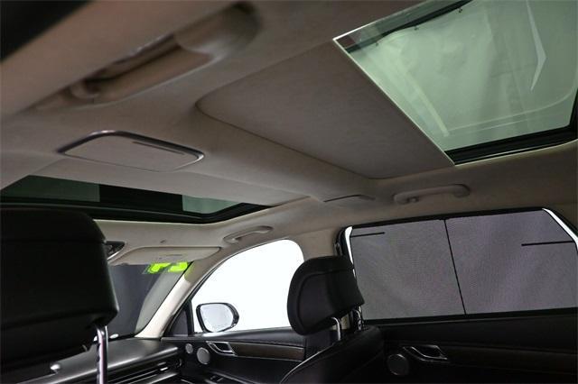 Photo of 2024 Alta White Genesis GV80