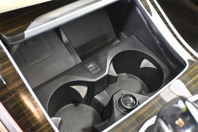 Photo of 2021 Mineral White Metallic BMW X5