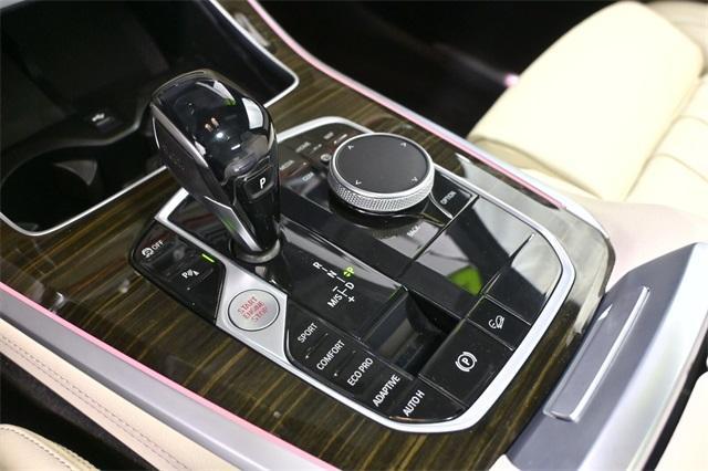 Photo of 2021 Mineral White Metallic BMW X5
