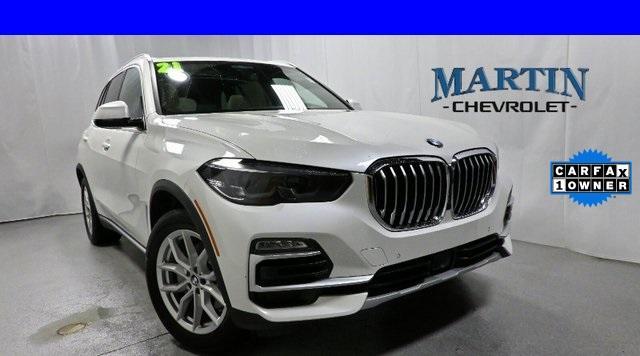 Photo of 2021 Mineral White Metallic BMW X5