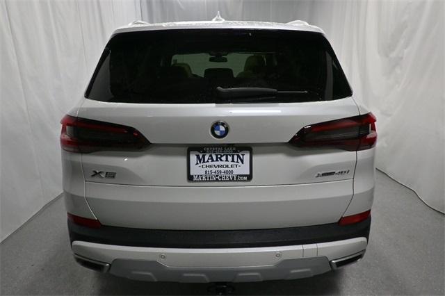 Photo of 2021 Mineral White Metallic BMW X5