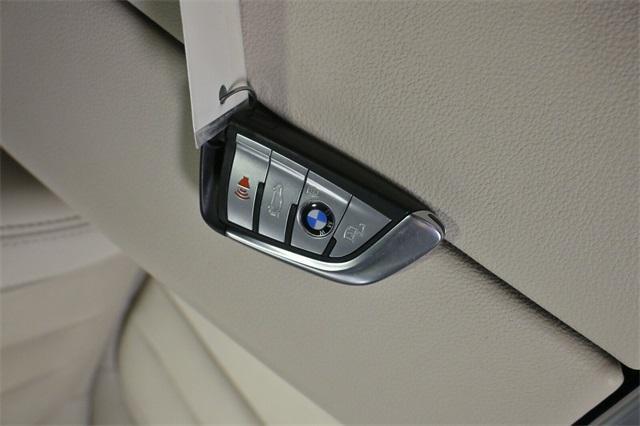 Photo of 2021 Mineral White Metallic BMW X5