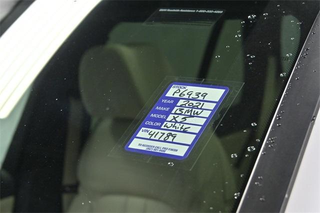 Photo of 2021 Mineral White Metallic BMW X5