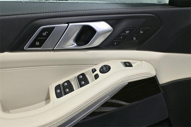 Photo of 2021 Mineral White Metallic BMW X5