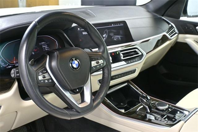 Photo of 2021 Mineral White Metallic BMW X5