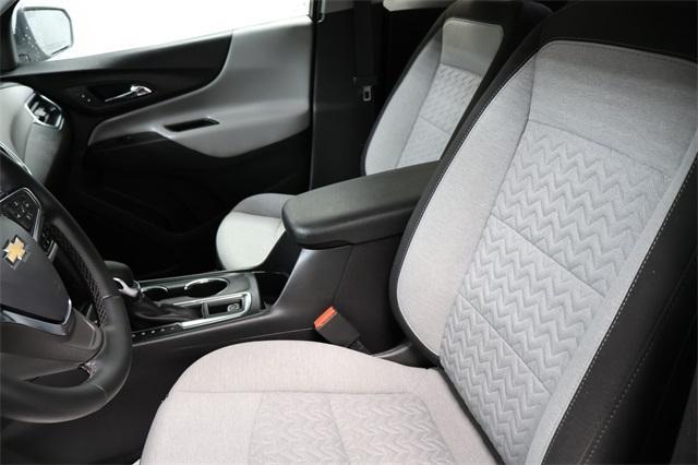 Photo of 2023 Summit White Chevrolet Equinox