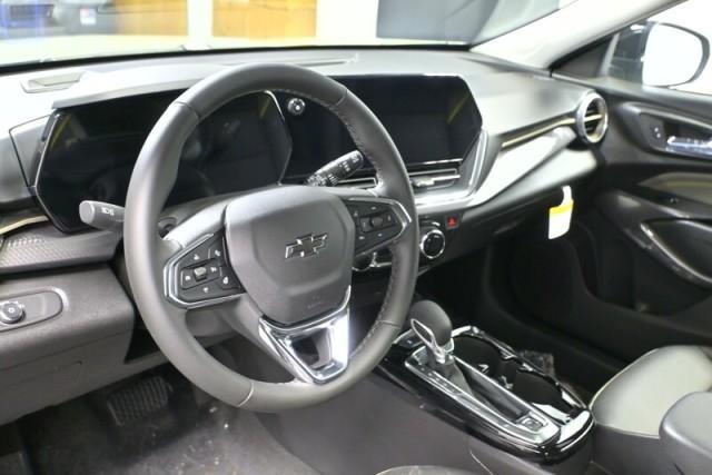 Photo of 2026 Green Chevrolet Trax
