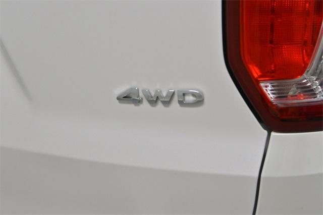 Photo of 2019 White Platinum Clearcoat Metallic Ford Explorer