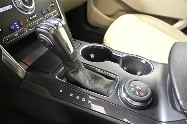 Photo of 2019 White Platinum Clearcoat Metallic Ford Explorer