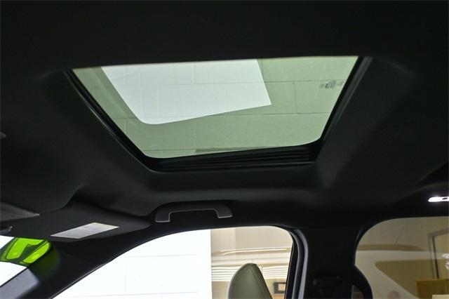 Photo of 2019 White Platinum Clearcoat Metallic Ford Explorer