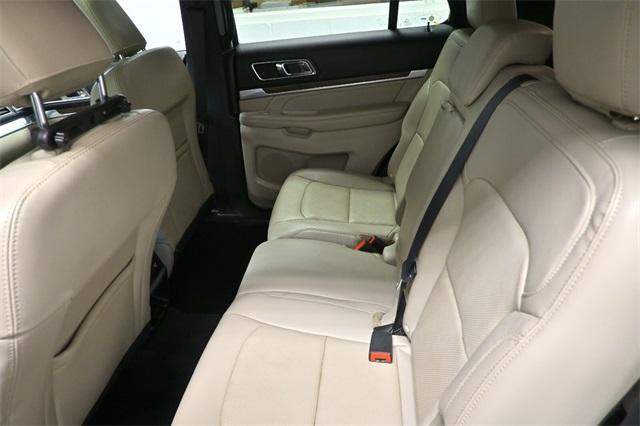 Photo of 2019 White Platinum Clearcoat Metallic Ford Explorer