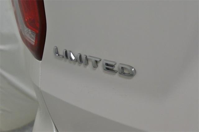 Photo of 2019 White Platinum Clearcoat Metallic Ford Explorer