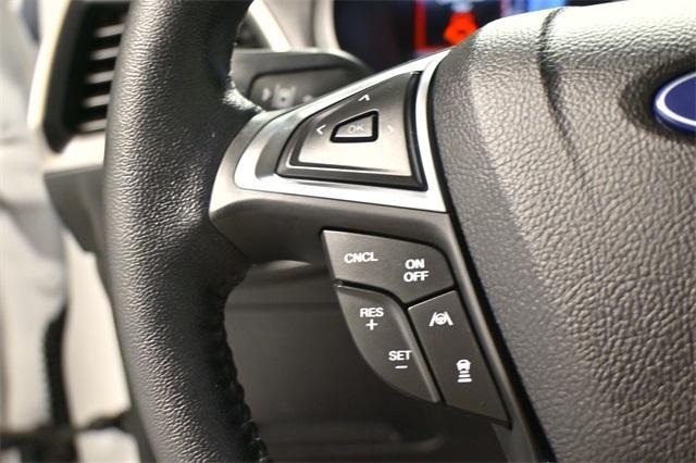 Photo of 2022 Oxford White Ford Edge