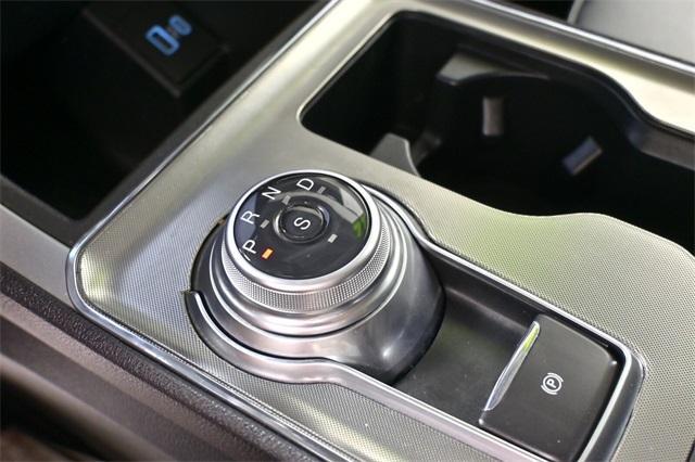 Photo of 2022 Oxford White Ford Edge