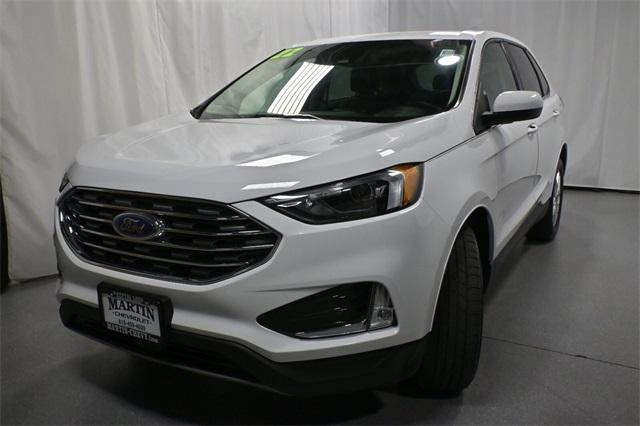 Photo of 2022 Oxford White Ford Edge