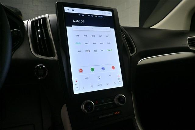 Photo of 2022 Oxford White Ford Edge