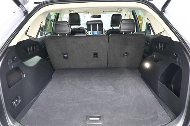 Photo of 2022 Oxford White Ford Edge