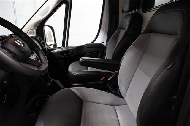 Photo of 2025 Bright White Clearcoat RAM ProMaster 2500