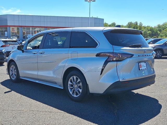 Photo of 2024 CELESTIAL SILV Toyota Sienna