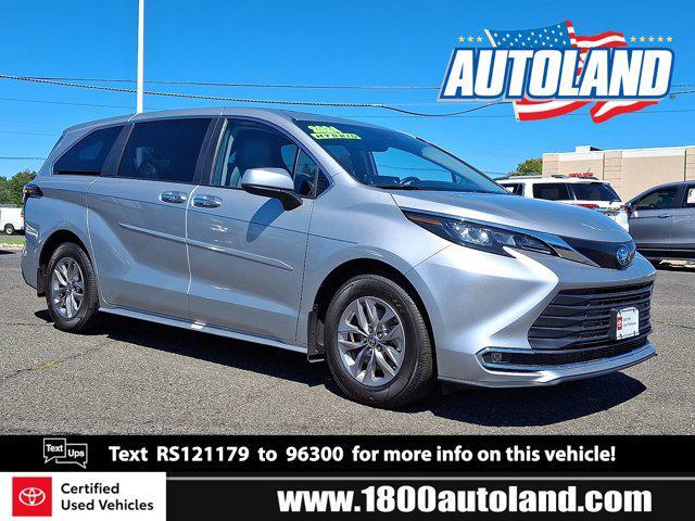 Photo of 2024 CELESTIAL SILV Toyota Sienna
