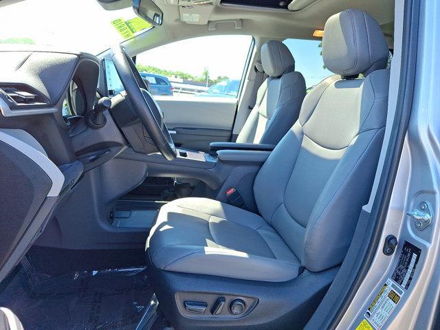 Photo of 2024 CELESTIAL SILV Toyota Sienna
