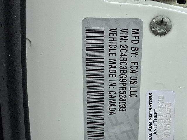 Photo of 2023 Bright White Clearcoat Chrysler Pacifica