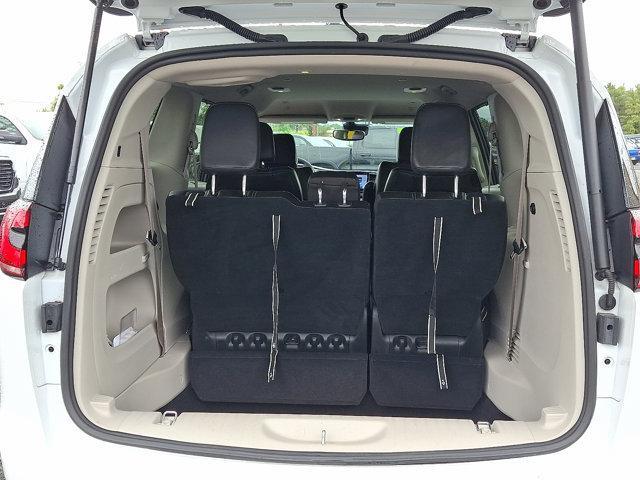 Photo of 2023 Bright White Clearcoat Chrysler Pacifica