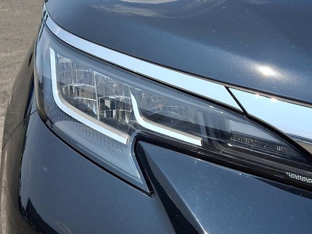 Photo of 2022 MIDNGT BLK MET Toyota Sienna
