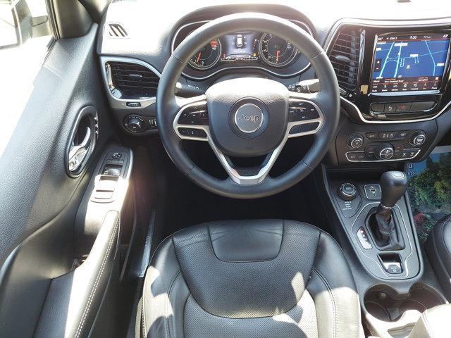 Photo of 2019 Pearl White Pearlcoat Jeep Cherokee