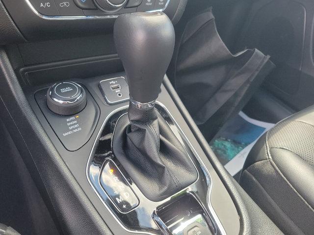 Photo of 2022 Hydro Blue Pearlcoat Jeep Cherokee