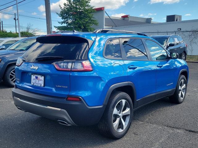 Photo of 2022 Hydro Blue Pearlcoat Jeep Cherokee