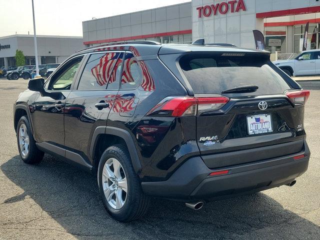 Photo of 2019 MIDNGT BLK MET Toyota RAV4