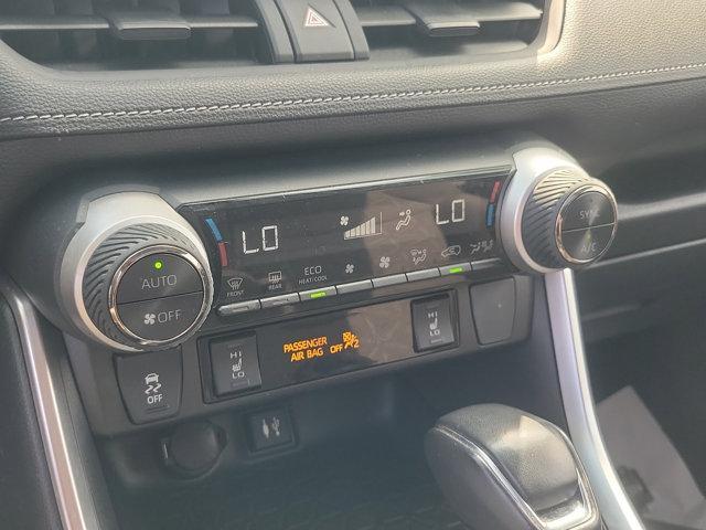 Photo of 2019 MIDNGT BLK MET Toyota RAV4
