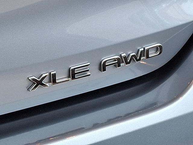 Photo of 2022 Moon Dust Toyota Highlander