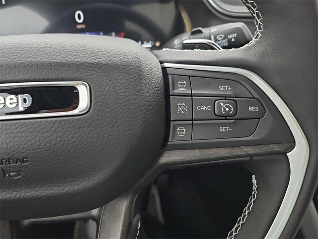 Photo of 2025 Diamond Black Jeep Grand Cherokee