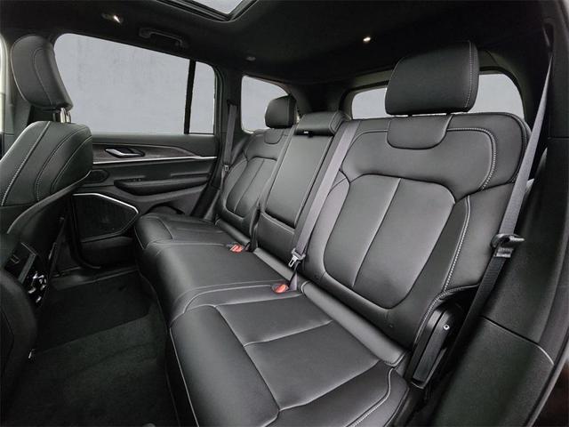 Photo of 2025 Diamond Black Jeep Grand Cherokee