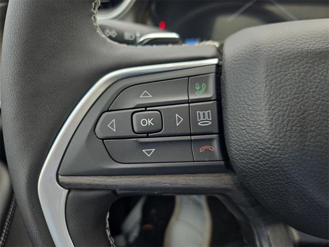 Photo of 2025 Bright White Clearcoat Jeep Grand Cherokee