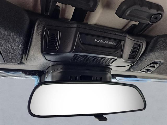 Photo of 2025 Bright White Clearcoat Jeep Wrangler