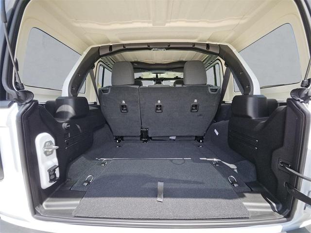 Photo of 2025 Bright White Clearcoat Jeep Wrangler