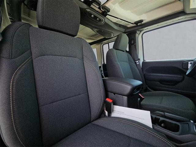 Photo of 2025 Bright White Clearcoat Jeep Wrangler